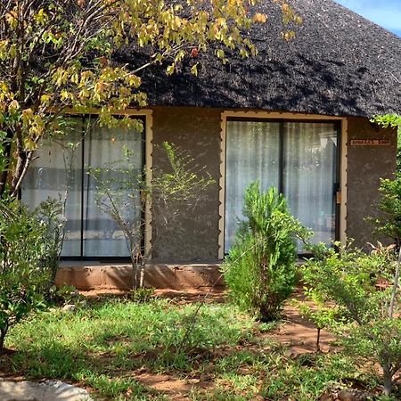 Jungle Breeze Home Stay Kasane Ngoại thất bức ảnh